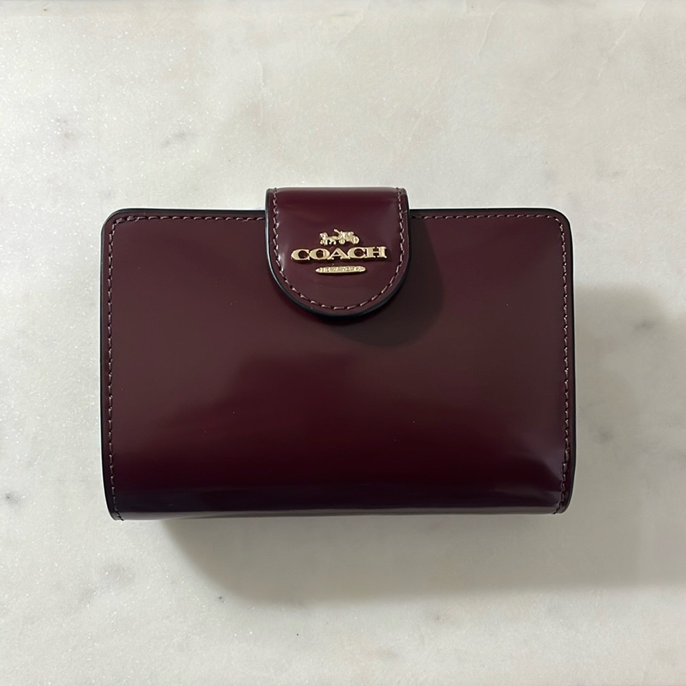SOLD | Coach Medium Corner Zip Wallet